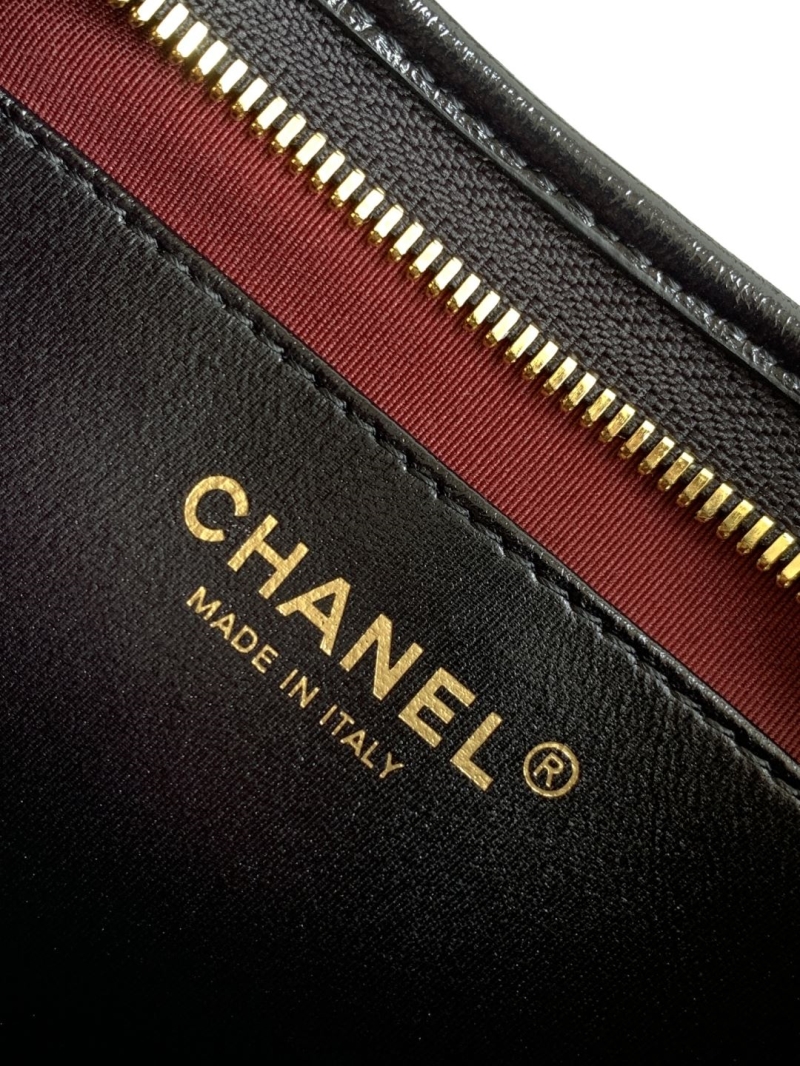 Ch**el hobo bags